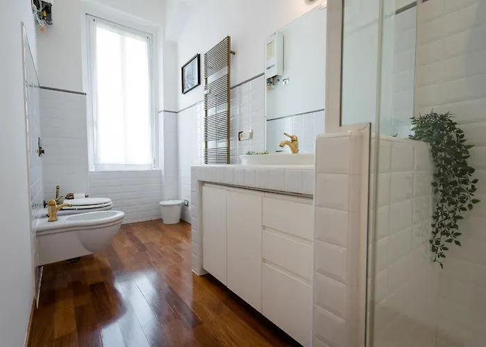 Cinque Vie Floor - Center Apartment